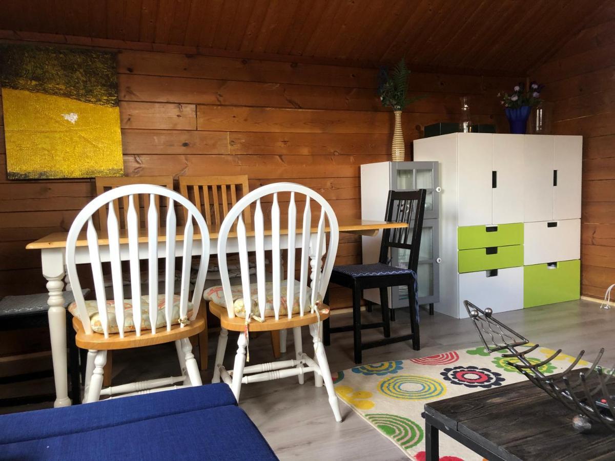 Three Rooms Stuga I Stugby Near National Park Undenäs Kültér fotó