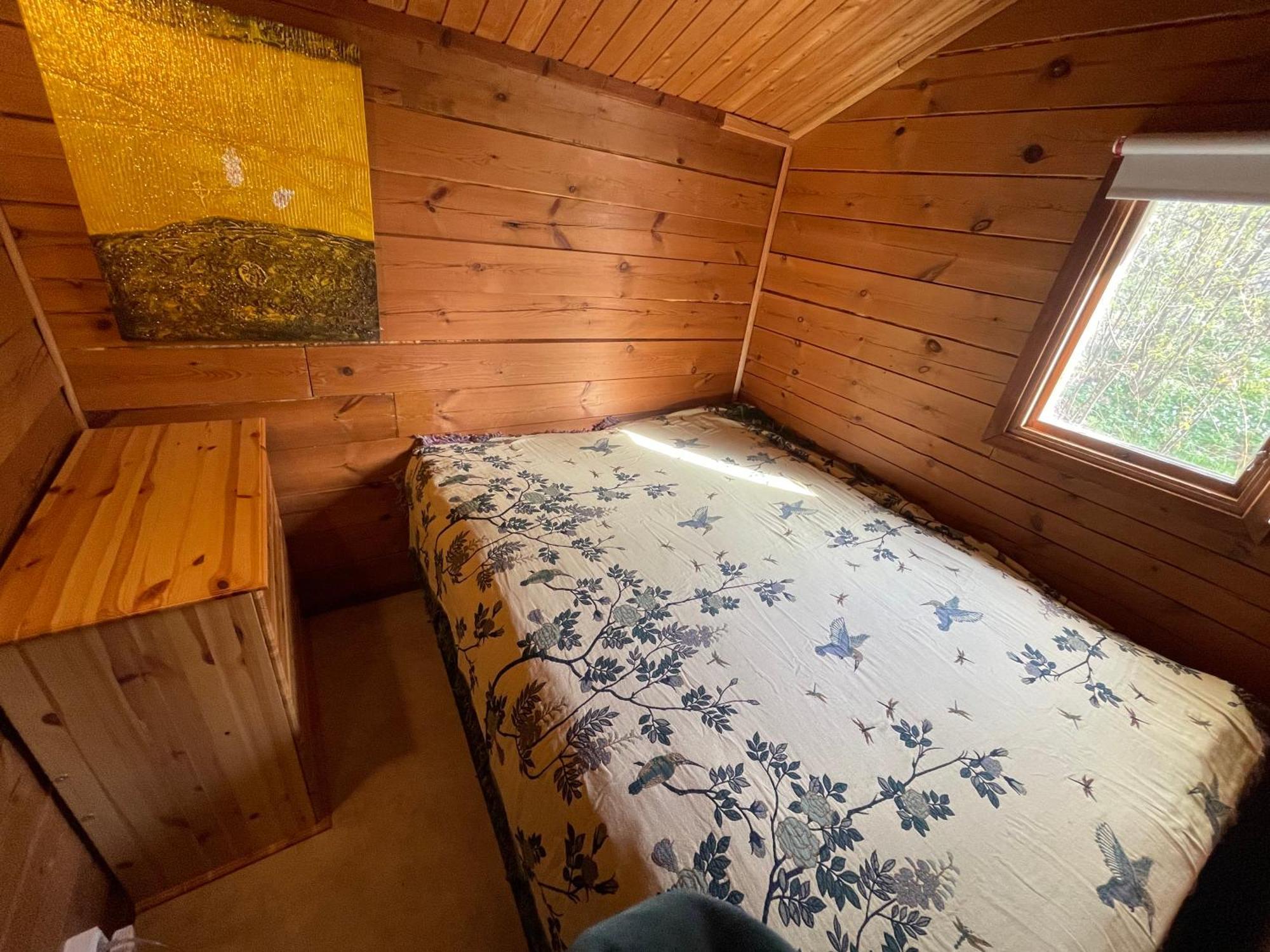 Three Rooms Stuga I Stugby Near National Park Undenäs Kültér fotó